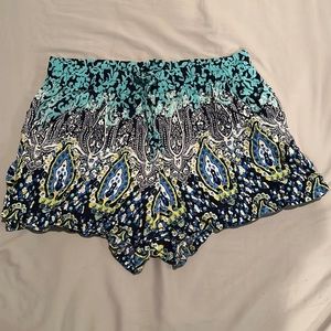 flow shorts- comfortable- tie at waist